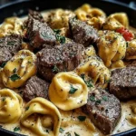 Creamy Garlic Steak Tortellini with tender seared steak bites and cheese-filled pasta in a rich garlic cream sauce.
